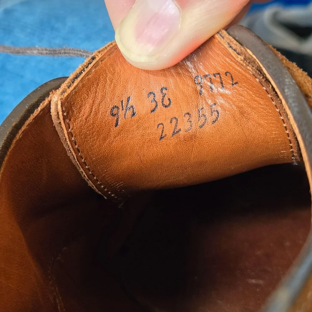 Allen Edmonds Shoes Mens Size 9.5 EEE Brown Suede Wingtip Brogue Oxford Dress